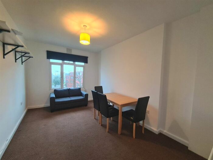 1 Bedroom Flat To Rent In Brixton Hill, London, SW2