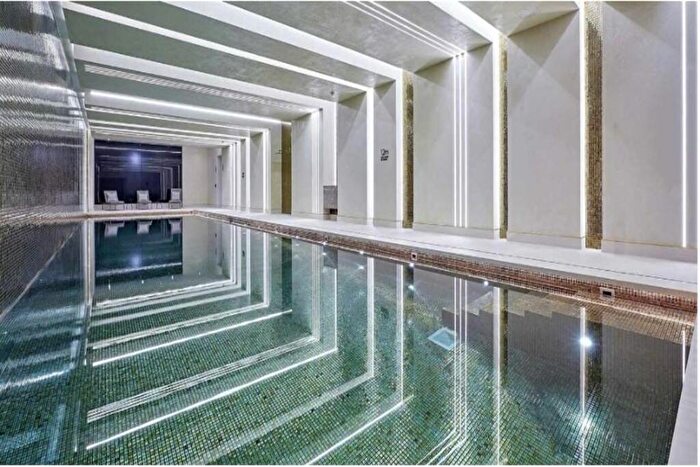 2 Bedroom Apartment To Rent In Gauging Square, London Dock, E1W
