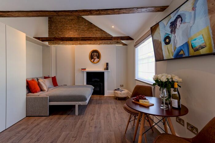 Studio To Rent In York Street, London, W1H