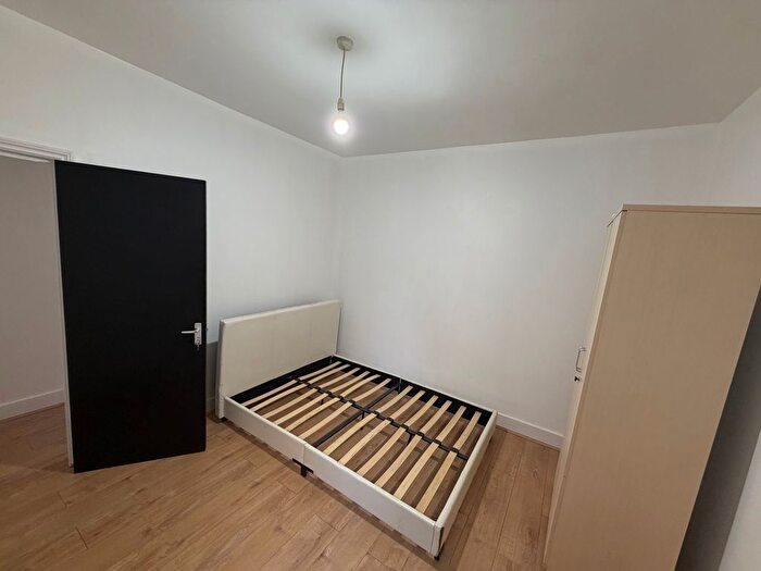 3 Bedroom End Terrace House To Rent In Fulbourne Road, Walthamstow, E17