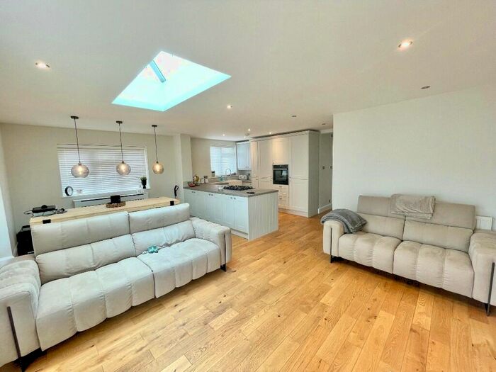 2 Bedroom Bungalow For Sale In Sandhill Road, Eastwood, LeighOnSea