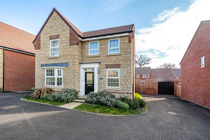 4 Bedroom Detached House For Sale In Bothwell Close, Chippenham, SN15