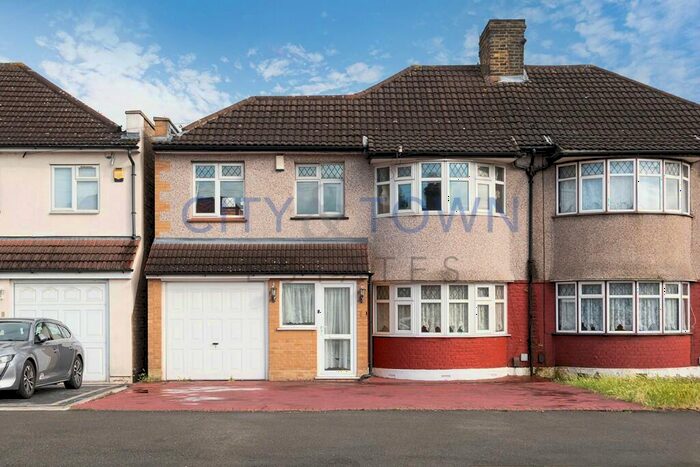 4 Bedroom Semi-Detached House To Rent In Okehampton Crescent, Welling, Kent, DA16