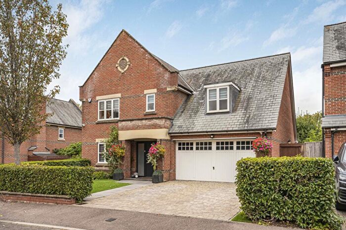 4 Bedroom Detached House For Sale In Beningfield Drive, St. Albans, Hertfordshire, AL2