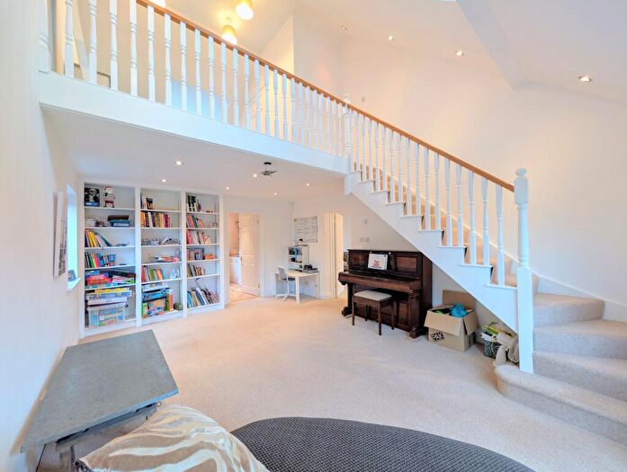 5 Bedroom Detached House For Sale In Irving Dale, Old Farm Park, MK7