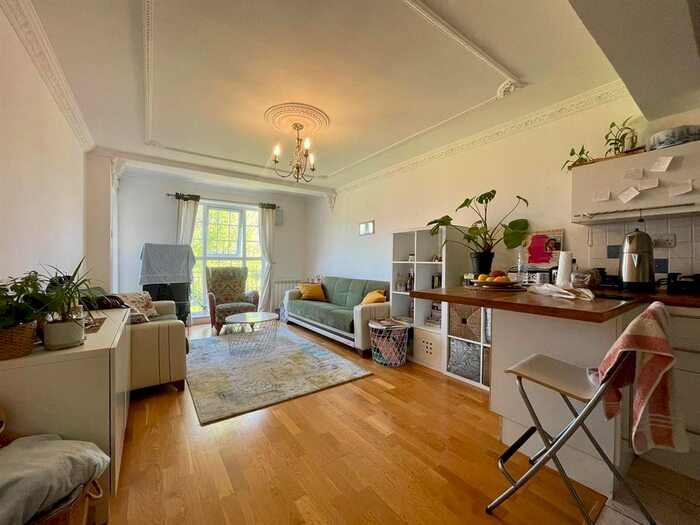 1 Bedroom Flat To Rent In Cannock Lodge, Wellington Road, Enfield, EN1