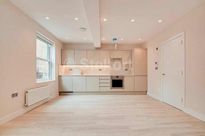 3 Bedroom End Of Terrace House To Rent In Ford Close, London, E3