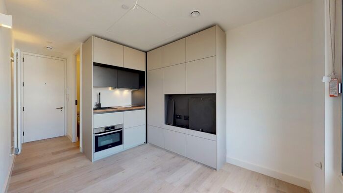 Studio To Rent In George Street, Luton, LU1