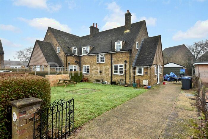 3 Bedroom Semi-Detached House To Rent In Welham Close, Welham Green, Herts, AL9