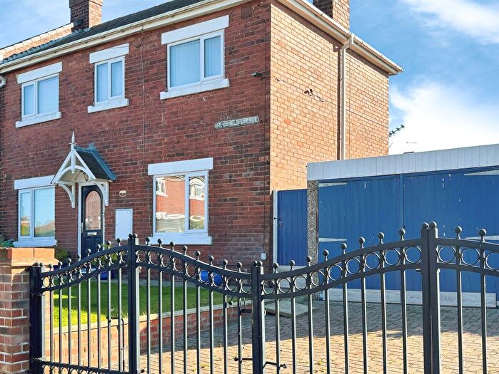 3 Bedroom End Of Terrace House For Sale In St. Oswald Avenue, Pontefract, WF8