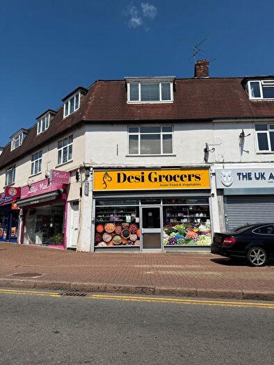 2 Bedroom Property For Sale In Mutton Lane, Potters Bar, EN6
