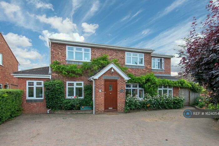 5 Bedroom Detached House To Rent In Stepnells, Tring, HP23