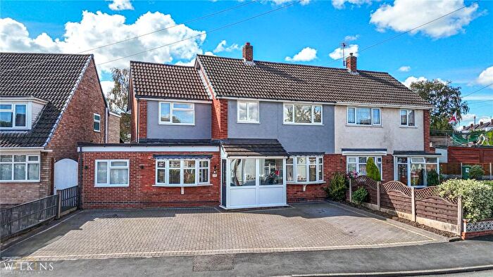5 Bedroom Semi-Detached House For Sale In Orchard Close, Dosthill, Tamworth, Staffordshire, B77