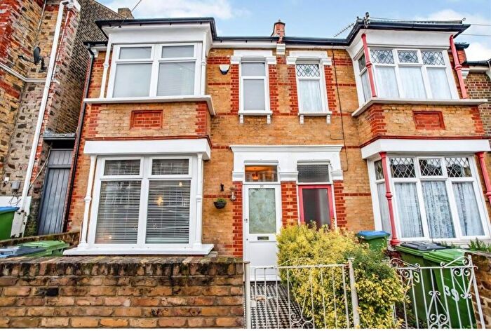 5 Bedroom Semi Detached House To Rent In Hopedale Road, SE7