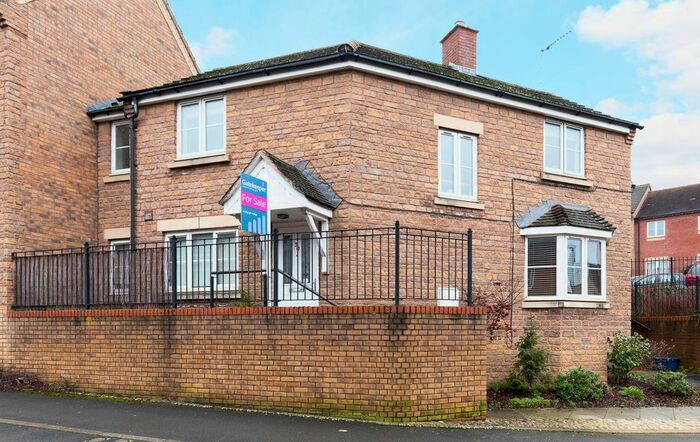 3 Bedroom Semi-Detached House To Rent In Rosemary Drive, Banbury, Oxon OX16