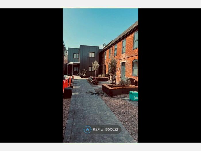 1 Bedroom Flat To Rent In The Green, Cullompton, EX15