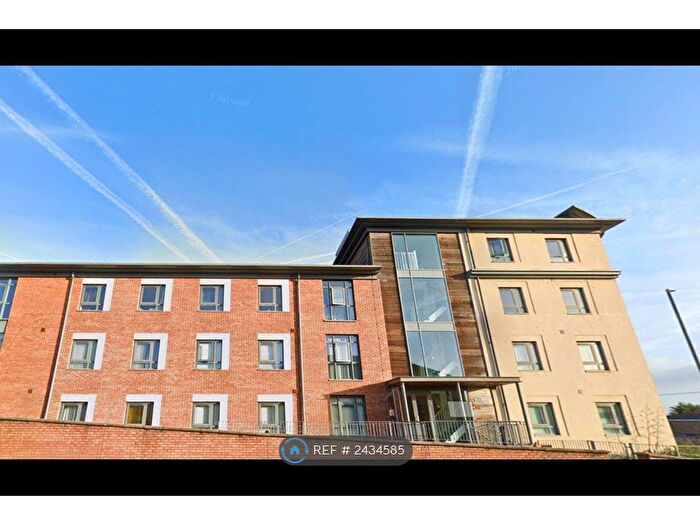 2 Bedroom Flat To Rent In The Ridge, Bristol, BS14