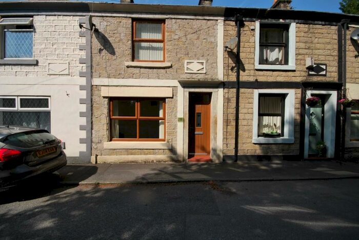 2 Bedroom Cottage To Rent In Springwood Street, Ramsbottom, Bury, BL0