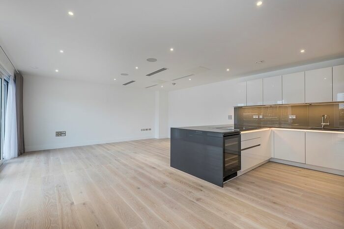 2 Bedroom Flat To Rent In Central Avenue, London, SW6