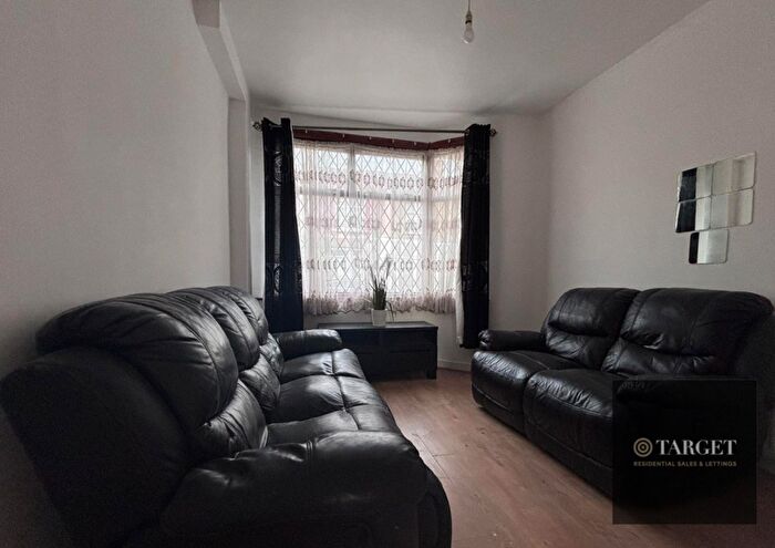 3 Bedroom Detached House To Rent In Sunnyside Road, Edmonton, N9