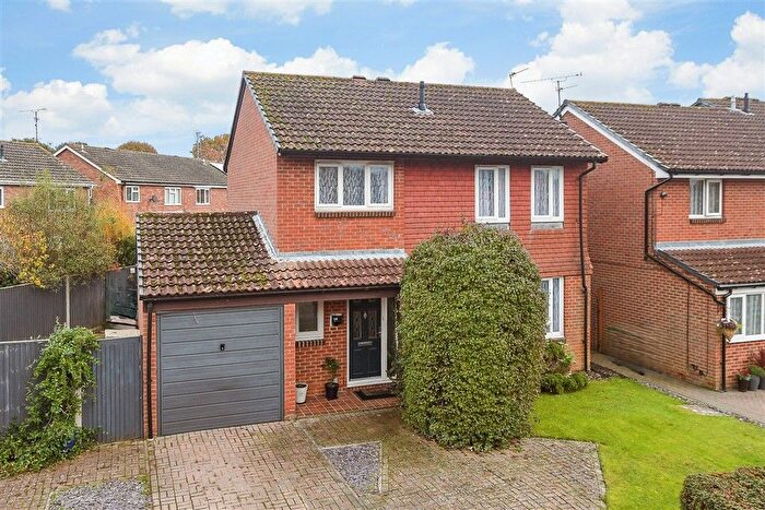 4 Bedroom Detached House For Sale In Findon Way, Broadbridge Heath, West Sussex, RH12