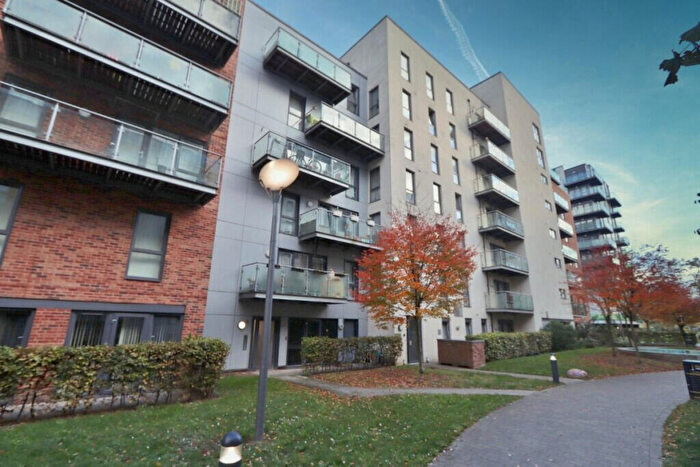 2 Bedroom Apartment For Sale In Honour Gardens, Dagenham, Essex, RM8