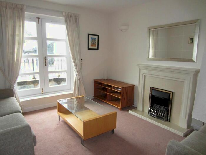 2 Bedroom Flat To Rent In Beechgrove Gardens, Aberdeen, AB15