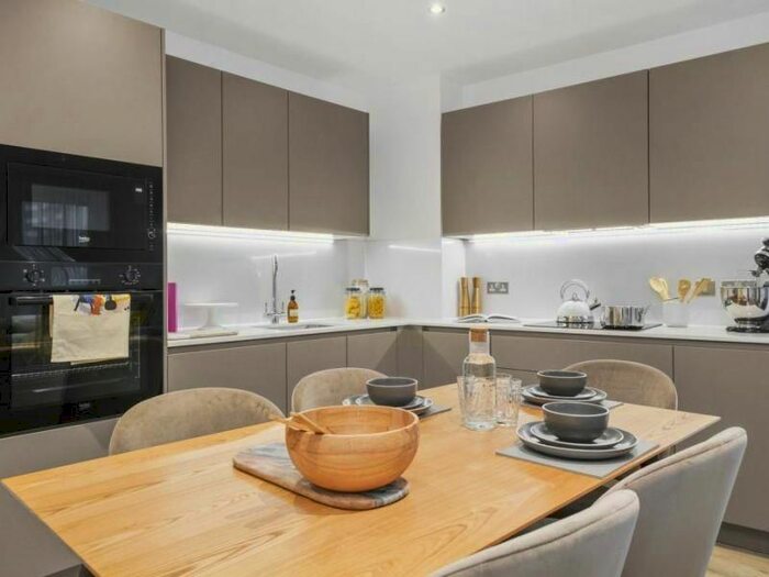 3 Bedroom Flat To Rent In Pampisford Road, South Croydon, CR2