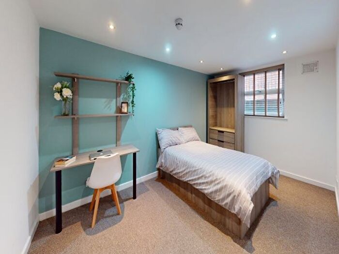 4 Bedroom Property To Rent In Hyde Terrace, Hyde Park, Leeds, LS2