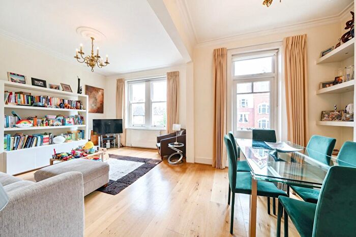 2 Bedroom Flat For Sale In Honeybourne Road, West Hampstead, London, NW6