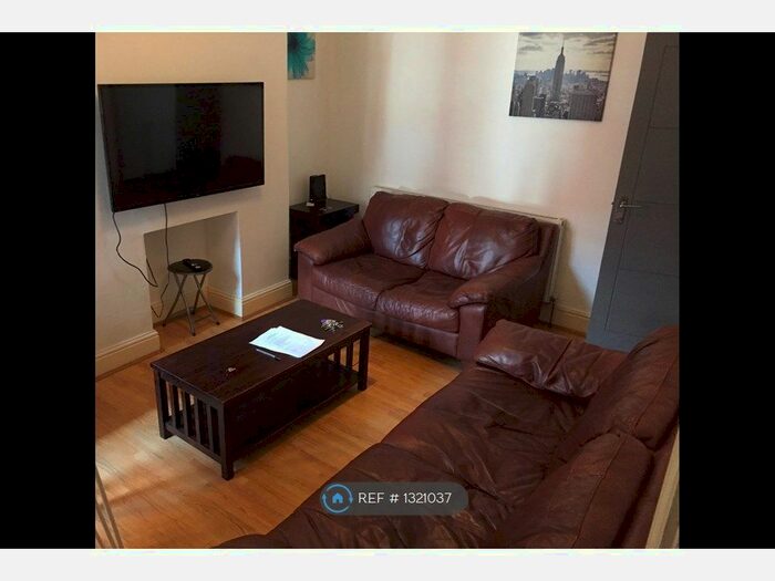 4 Bedroom Terraced House To Rent In Monica Grove, Manchester M19