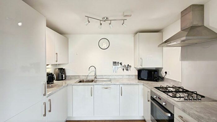 2 Bedroom Flat For Sale In Flat, Abrahams Close, Knowle, Bristol, BS4