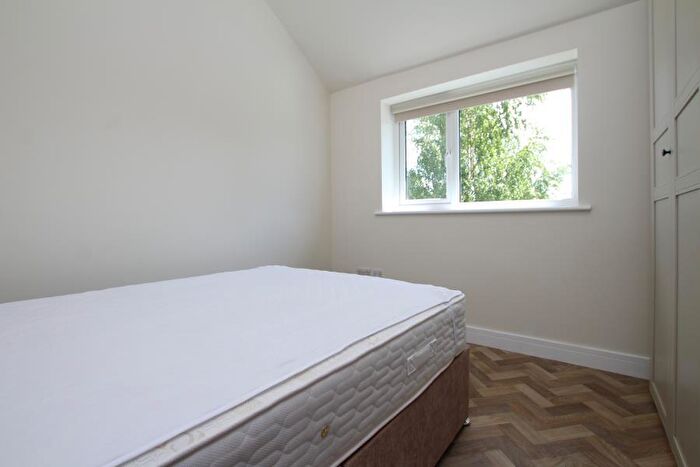 1 Bedroom Semi-Detached House To Rent In Oldbury Court Road - Fishponds, BS16