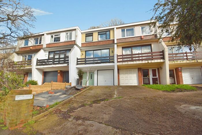 3 Bedroom Terraced House To Rent In Highland Road, Bromley, BR2