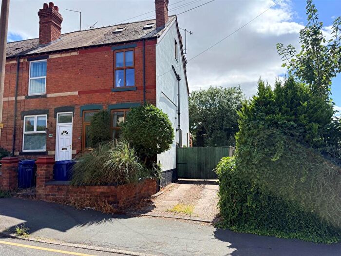 3 Bedroom End Of Terrace House For Sale In South Road, Stourbridge, DY8