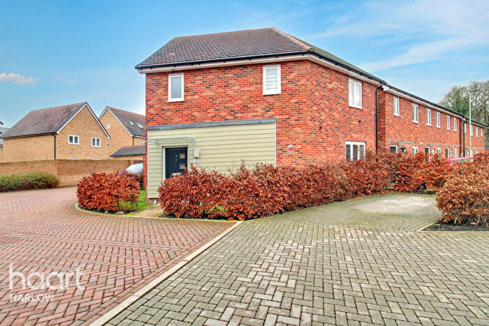 3 Bedroom Detached House For Sale In Bracewell Place, Harlow, CM20