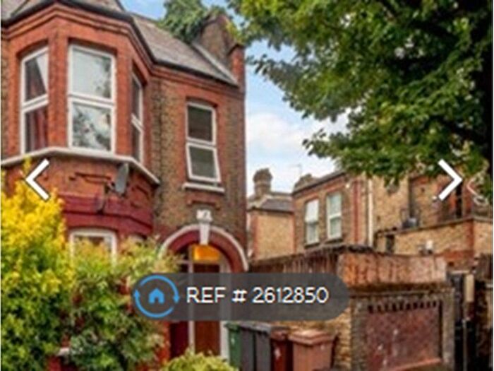 2 Bedroom Flat To Rent In Leyton, London, E10