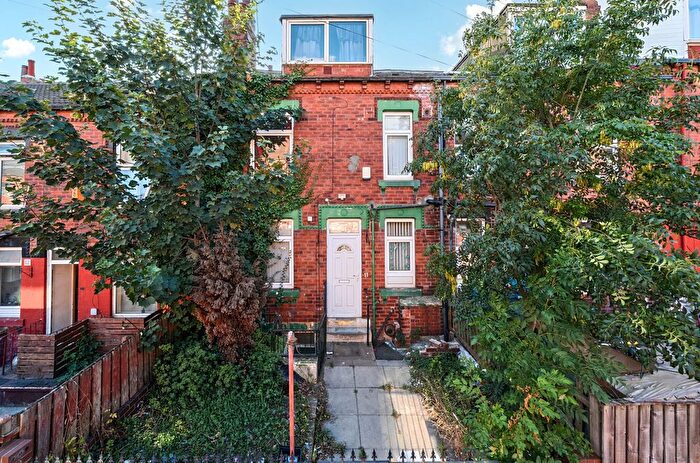 2 Bedroom Terraced House For Sale In Darfield Street, Harehills, Leeds, LS8