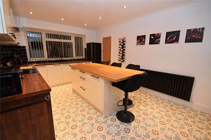 2 Bedroom Apartment To Rent In Barwick Road, Leeds, West Yorkshire, LS15