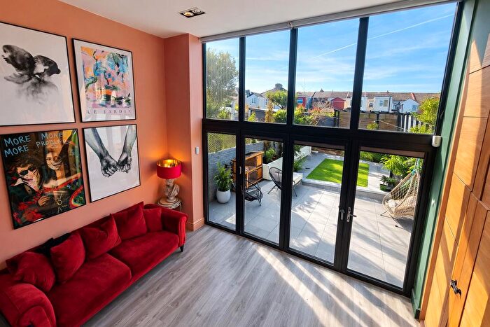 5 Bedroom Terraced House For Sale In Molesworth Road, Gosport, PO12