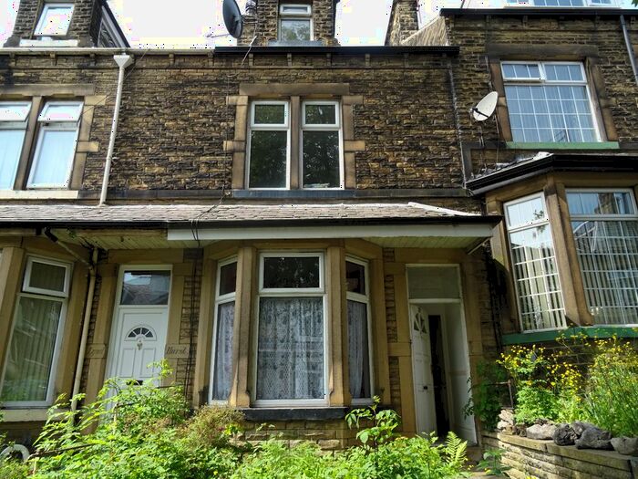4 Bedroom Terraced House To Rent In Duckworth Terrace, Bradford, West Yorkshire, BD9