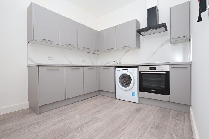 Studio To Rent In Arngask Road, London, SE6