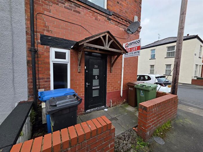 2 Bedroom Flat To Rent In Glebe StreetOffertonStockport, SK1