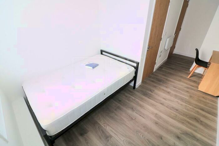 Studio To Rent In Colonnade House, Sunbridge Road, Bradford, BD1