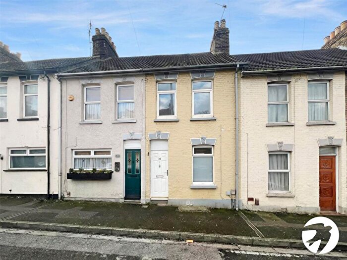 2 Bedroom Terraced House For Sale In Seymour Road, Chatham, Kent, ME5