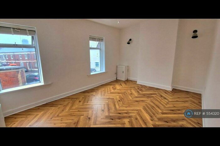 1 Bedroom Flat To Rent In Redlaver Street, Cardiff, CF11