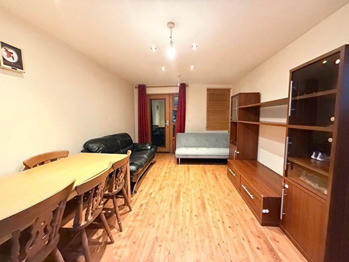 2 Bedroom Flat To Rent In Cooke Street, Barking, IG11