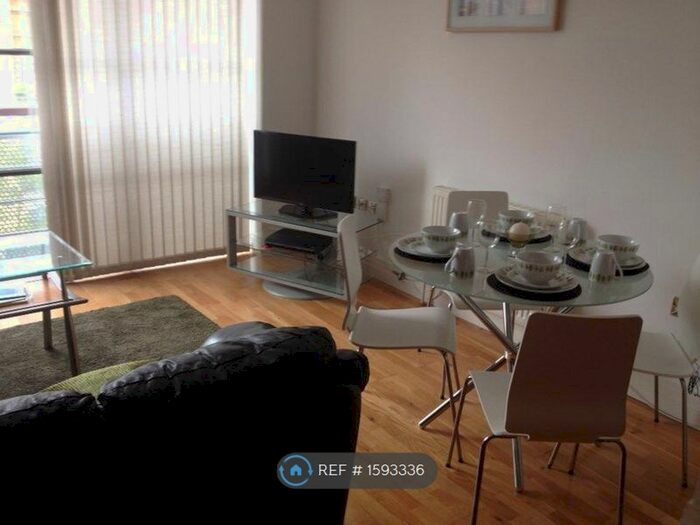 2 Bedroom Flat To Rent In Brentford, Brentford, TW8