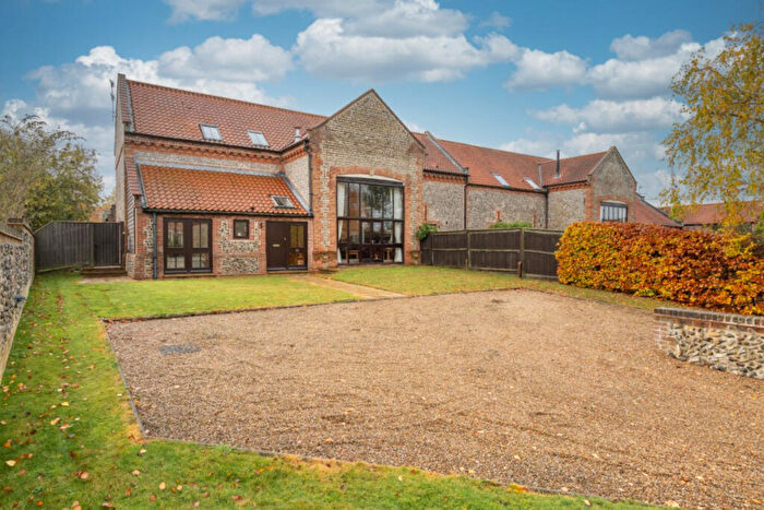 3 Bedroom Barn Conversion For Sale In Church Farm Barns, Aylmerton, NR11