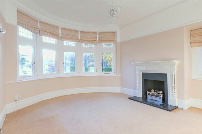 3 Bedroom Apartment To Rent In Downleaze, Stoke Bishop, Bristol, BS9